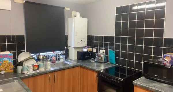 Flat For Rent in Wolverhampton, England