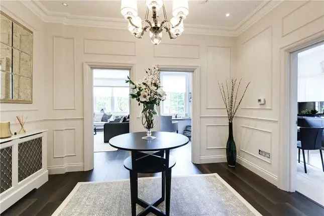 Flat for sale in Ferncroft Avenue, Hampstead, London NW3