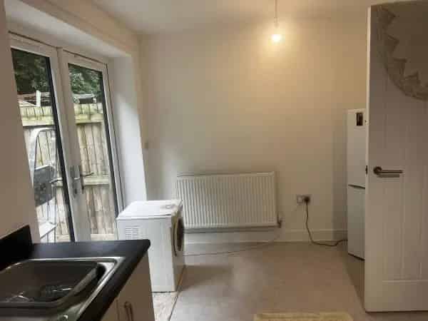 2 Bedroom Newly Carpeted House