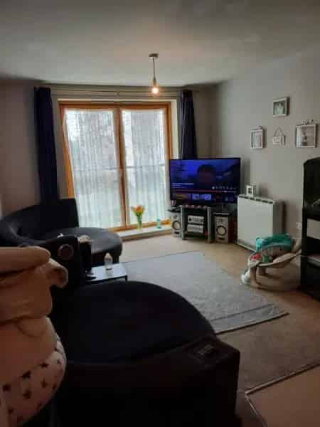 1 Bed Flat for 2 Bed Upgrade Family Home