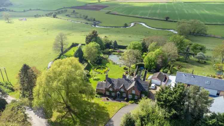 4-Bedroom Detached House with Pool and Orangery