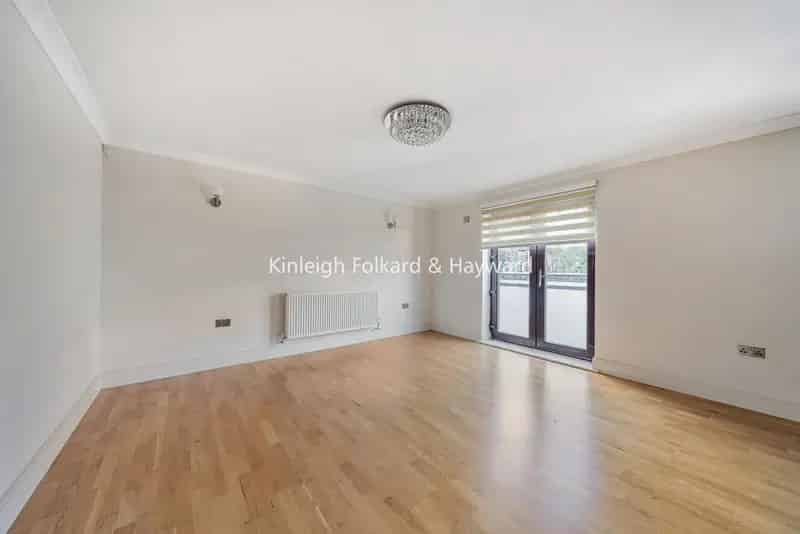 Luxury Southgate Apartment 2 Beds 2 Baths Underground Parking