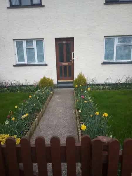 1 Bedroom Ground Floor Flat with Private Garden