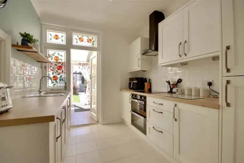 3 Bedroom Terraced House with Double Garage