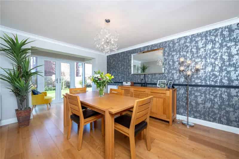 5 Bedroom Detached House for Sale in Bourne - No Chain