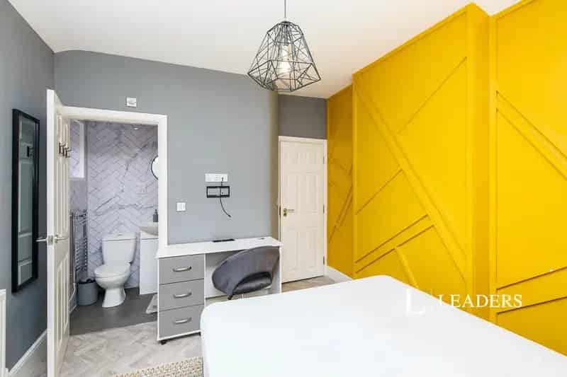 1 Bedroom House Share Ensuite All Bills Included No Deposit Option