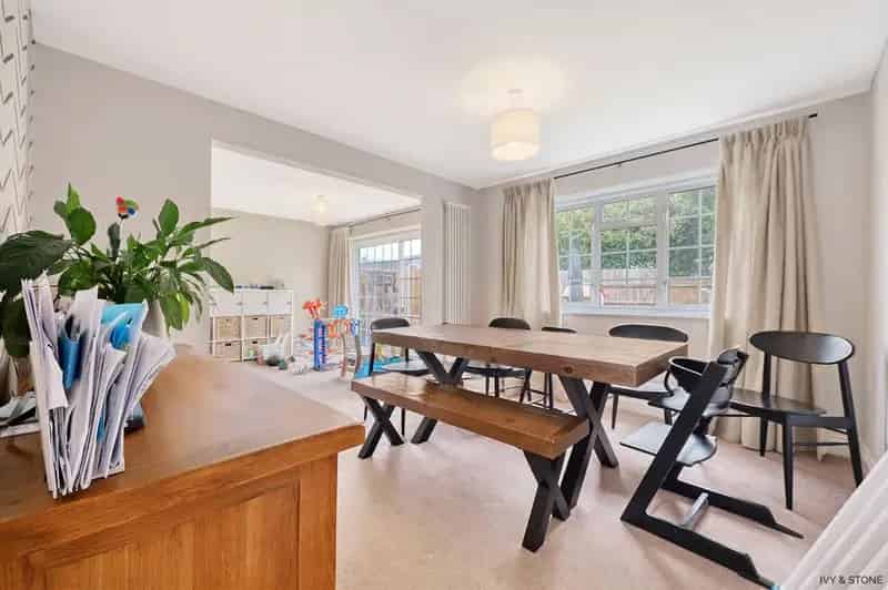 4 Bedroom Link Detached House for Sale