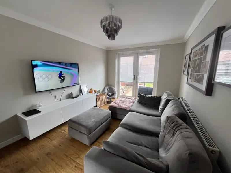 Modern 2 Bed Mews House Buckshaw Village Near Schools Amenities