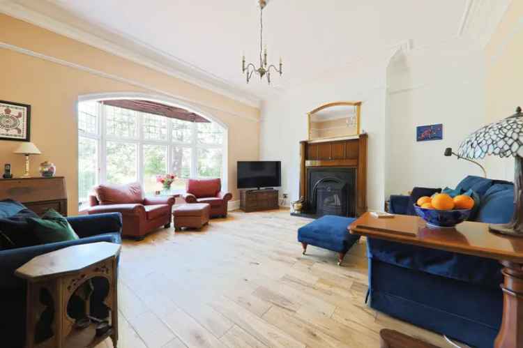 6 Bedroom Semi-Detached House Ferriby Road Hessle