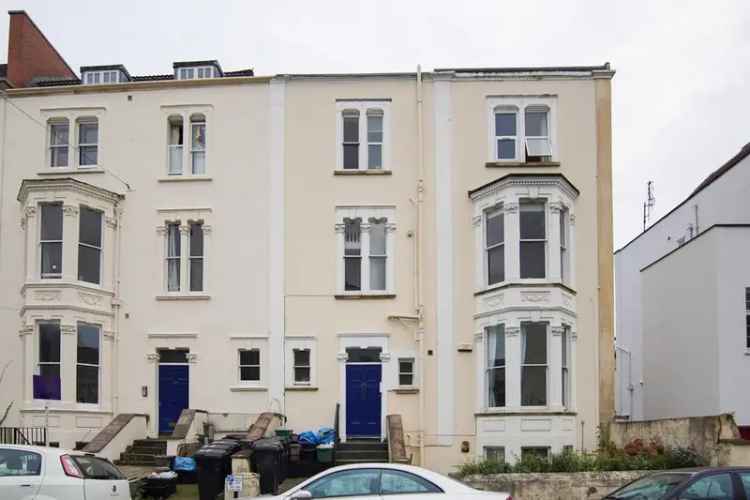 3 bedroom flat to rent