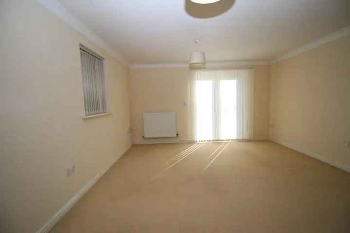 2 Bedroom Apartment Ground Floor Executive Apartment with Parking