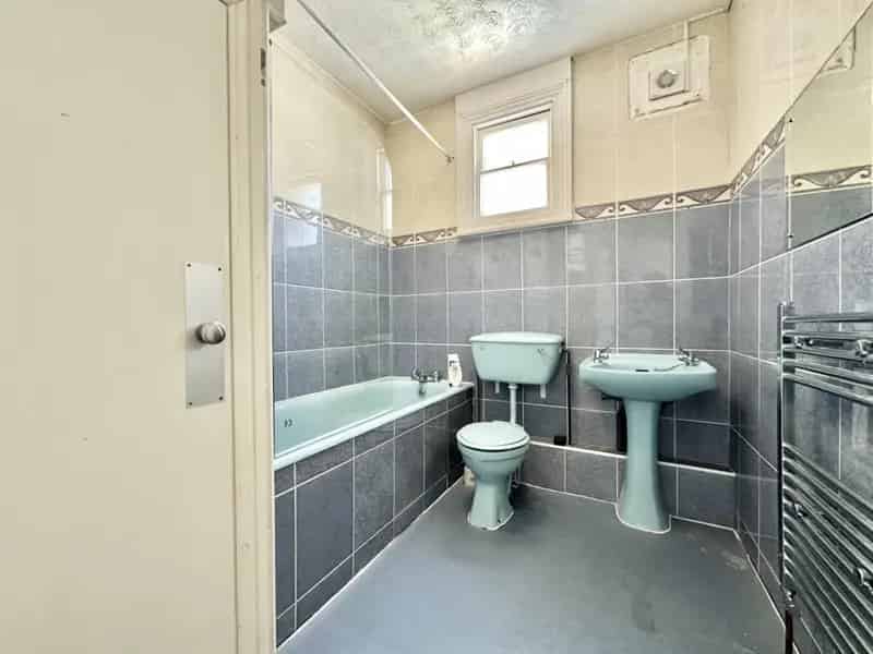 2 Bedroom House for Sale Near Hayes and Harlington Station