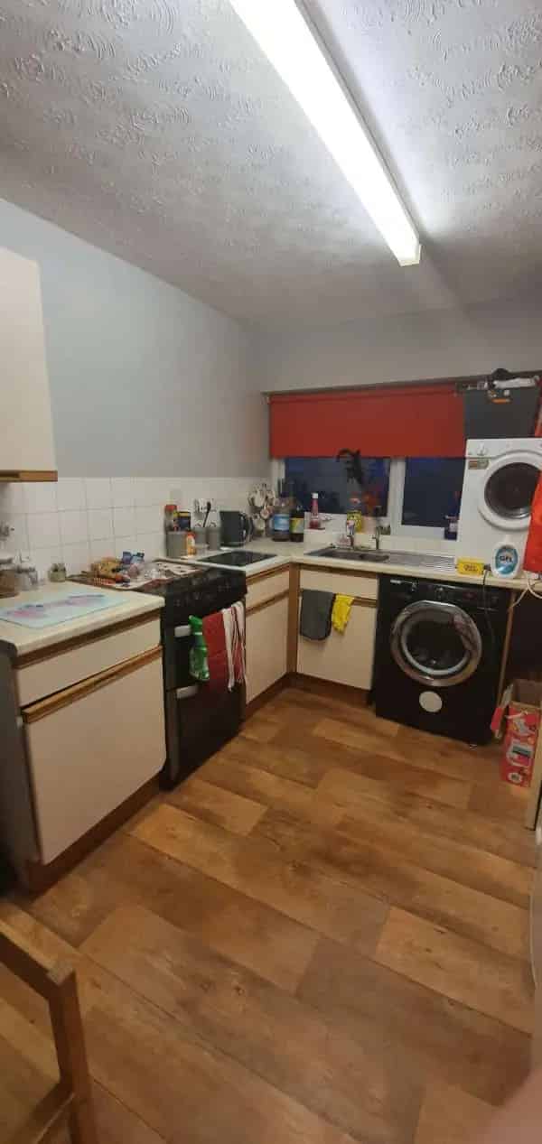 Large 2 Bed Flat Own Entrance Garden Storage Room