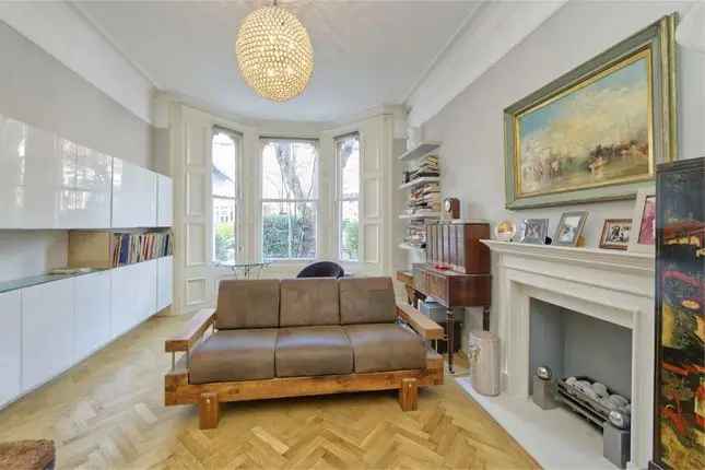 Maisonette for Sale in Oxford Gardens London W10