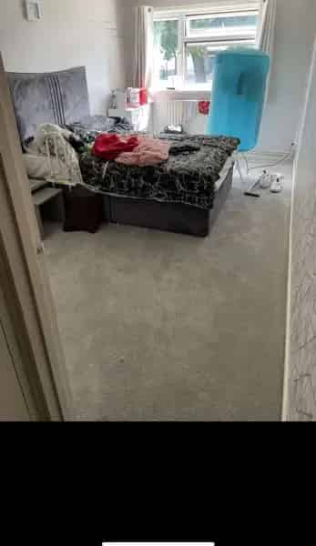 Large 2 Bed Ground Floor Flat Quiet Area Parking Communal Garden