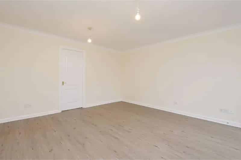 2 Bed Flat Maindoor with 1 Reception Room Fettes Edinburgh
