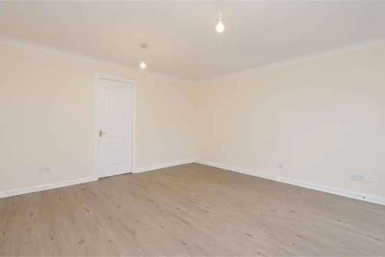 2 Bed Flat Maindoor with 1 Reception Room Fettes Edinburgh