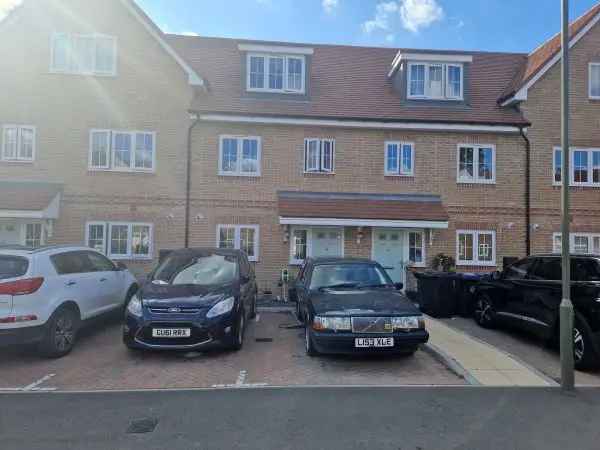 House For Rent in Elmbridge, England