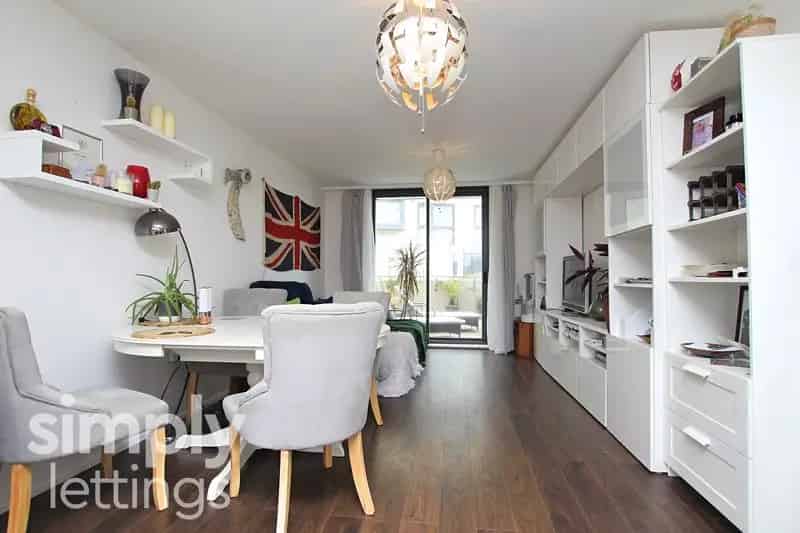 2 Bedroom Flat House to Rent in Saltdean