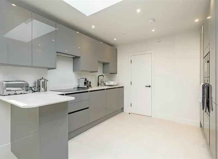 Flat For Sale in Charlotte Street, London, England