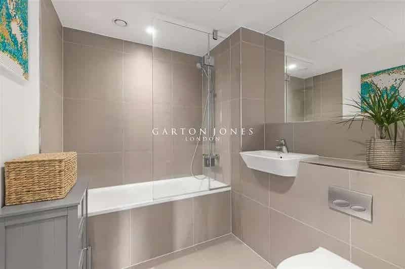 1 Bed Flat for Sale in The Dumont, SE1