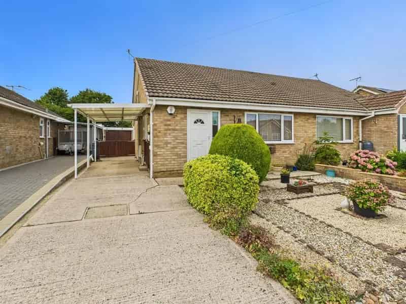 2 Bedroom Semi-Detached Bungalow for Sale in Longlevens