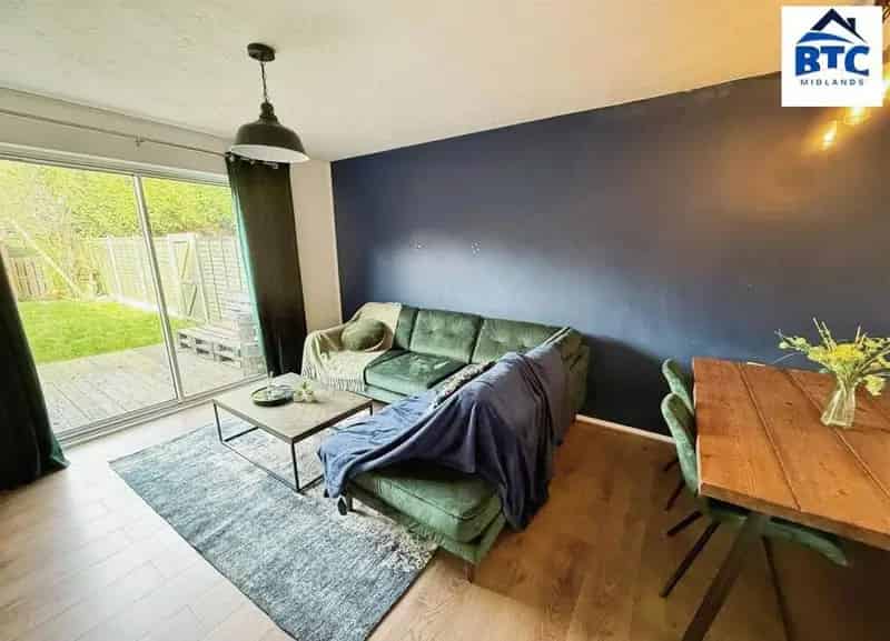 2 Bedroom Detached House to Rent in Holbrooks