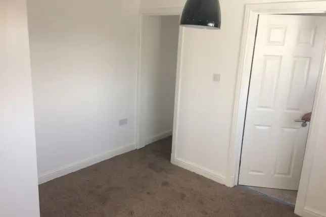 Flat to rent in Cowbridge Road East, Canton, Cardiff CF5