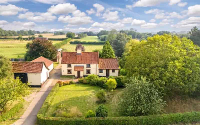 Grade II Listed Farmhouse 4 Bedrooms Near Norwich
