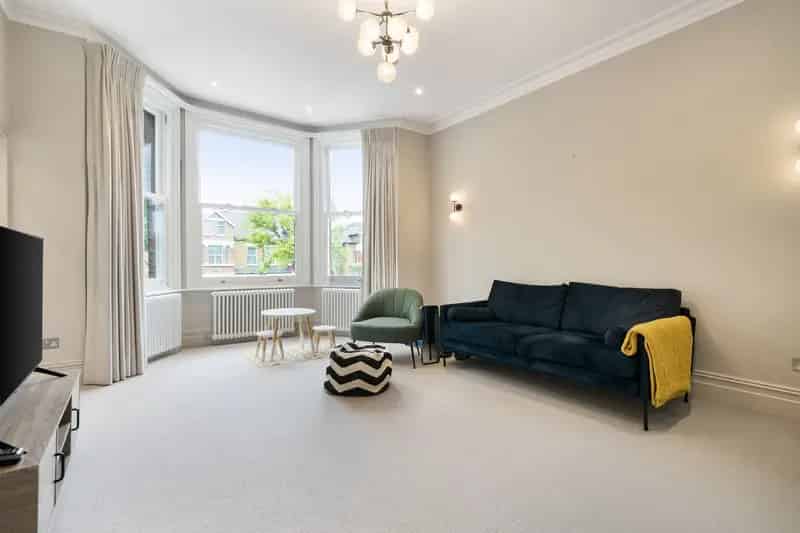 2 Bed 2 Bath Flat to Rent Castelnau Barnes