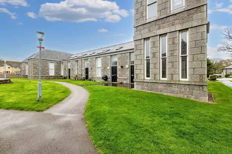 2 Bedroom Flat for Sale - Quick Sale Guaranteed
