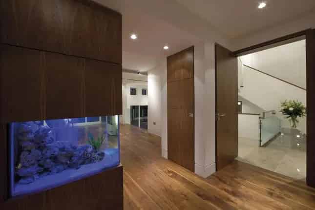 6 Bedroom House with Indoor Pool and Gym for Sale