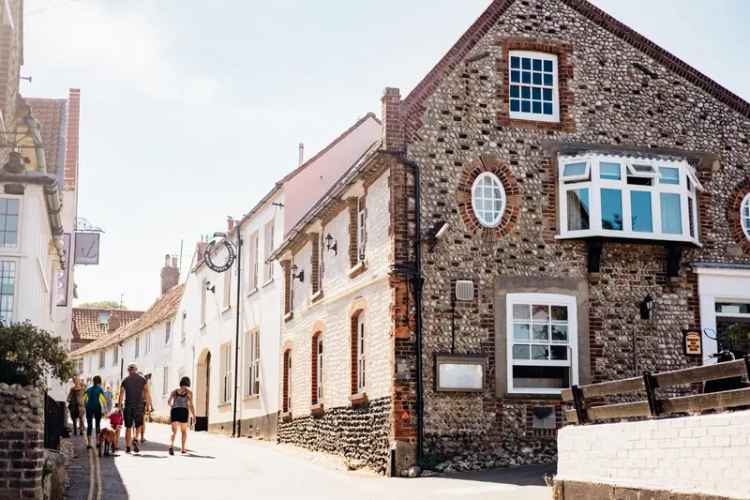 Freehold Pub with 9 En-Suite Rooms for Sale in Blakeney North Norfolk