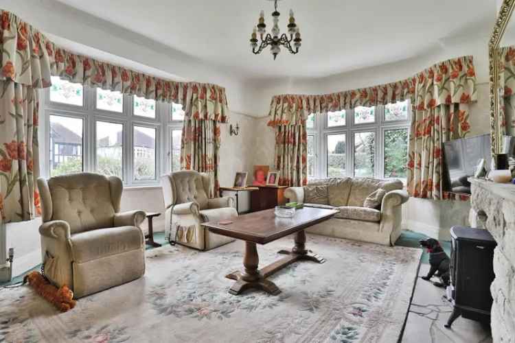 4 Bedroom Detached House for Sale in Southbourne