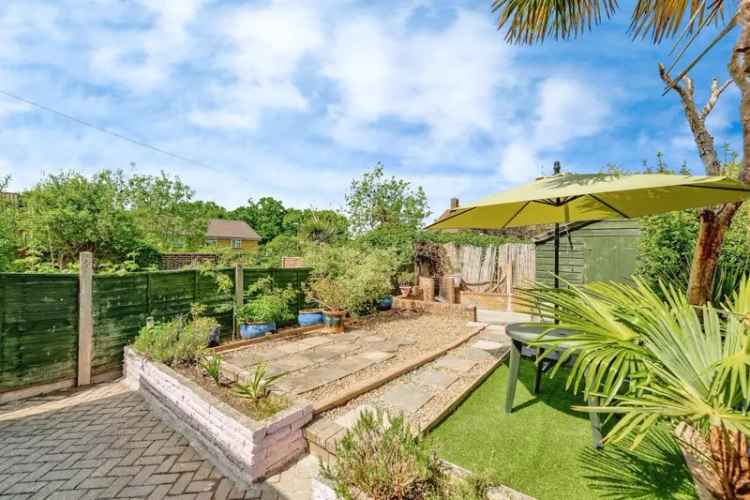 3 Bed Mid Terrace House Gossops Green Family Home