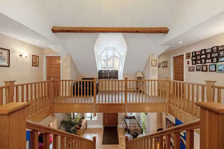 5 or 6 Bedroom Detached House for Sale