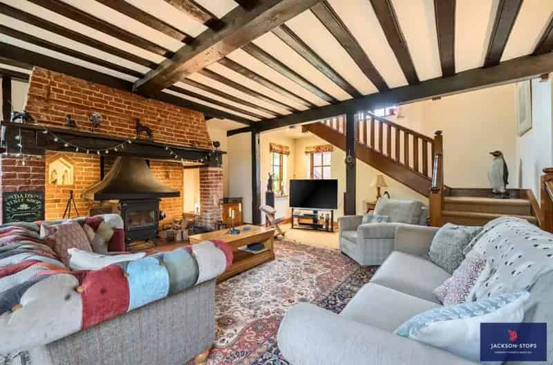 Grade II Listed House with Barn and Paddocks