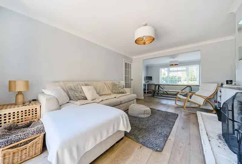 4 Bedroom House for Sale Near Shops