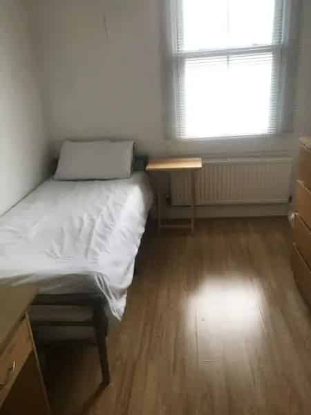 Cosy 2-Bedroom House Near Amenities and Transport