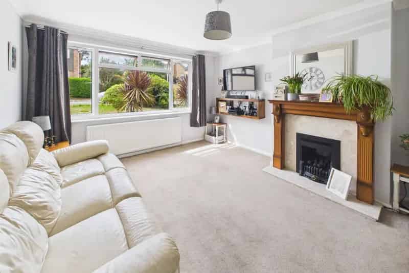 4 Bed Detached House For Sale