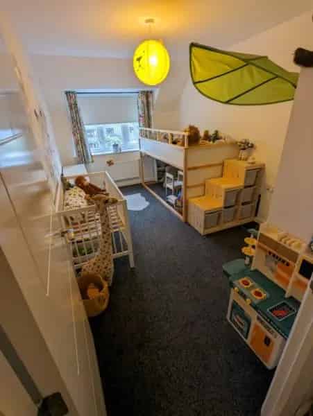 1st Floor Duplex Apartment with Private Shed and Parking