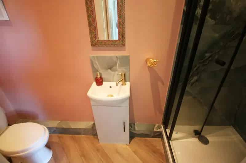 2 Bed Victorian Cottage For Sale Netley Abbey