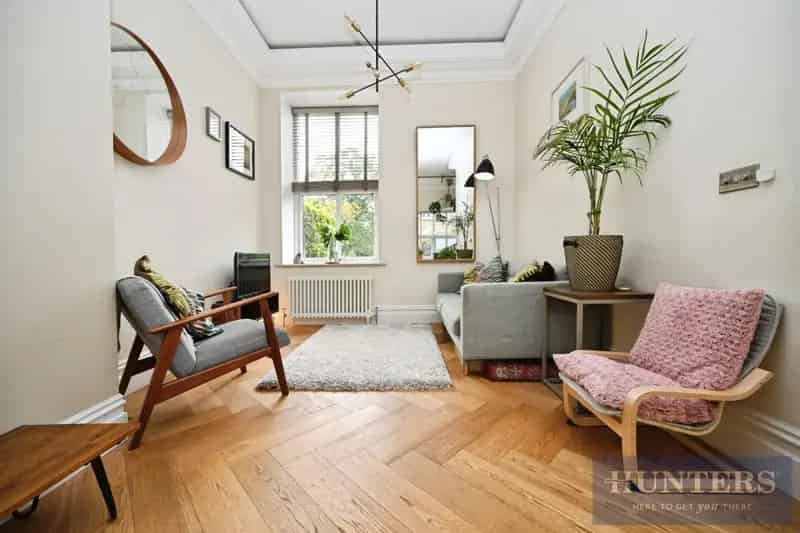 3 Bedroom Stone Townhouse in Rawdon