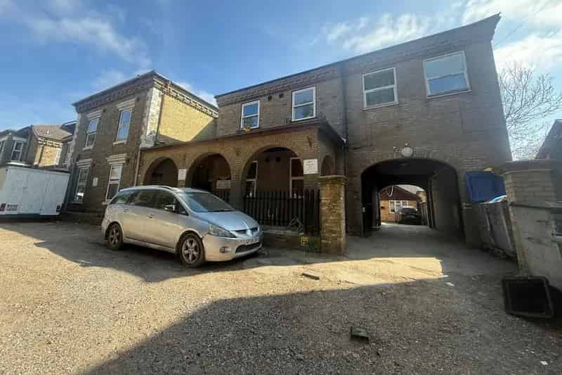 Single Room To Let In City Centre Ideal For Professionals