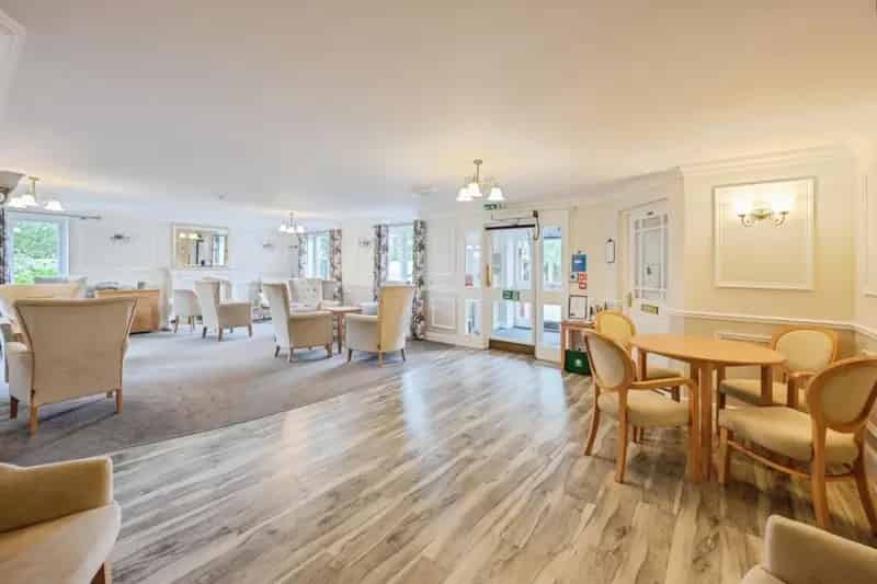 2 Bed Flat for Sale Tamworth Town Centre Over 60s Retirement Apartment