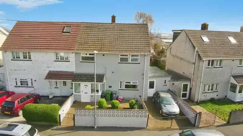 3 Bedroom Semi-Detached House in Rumney