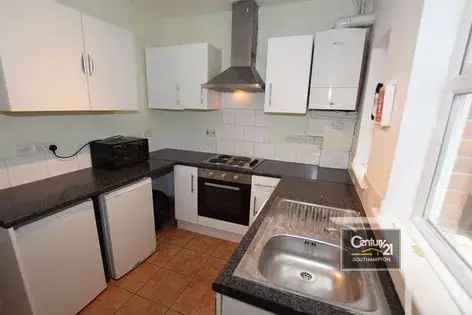 4 Bedroom House Near Southampton Universities
