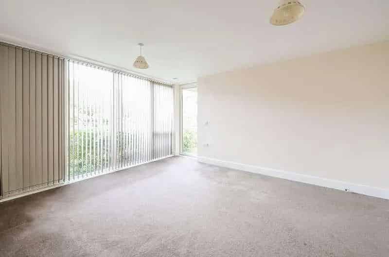 2 Bed Flat for Sale in Dunstable for Over 55s