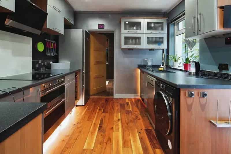 Spacious Hove Apartment  Grade II Listed Townhouse