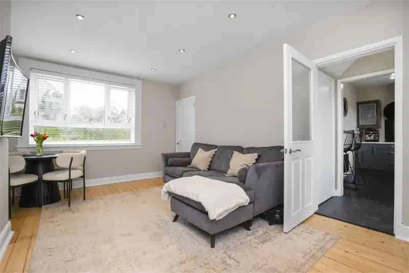 3 Bed Semi Detached House in Corstorphine Edinburgh